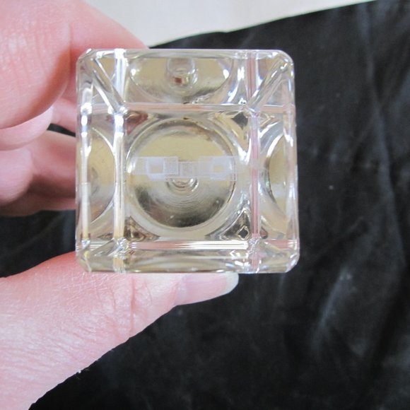 CLEAR GLASS WITH LASER ETCHED "H" IN CENTER BOTTLE STOPPER SIMPLE ELEGANCE - Picture 4 of 6